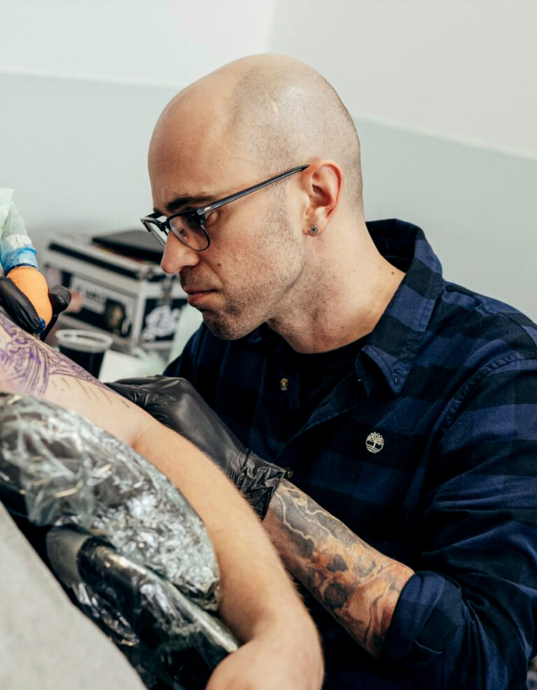 Bruno Perdiz – Gastartiest bij Ink United, gespecialiseerd in micro realistische en kleurrijke tatoeages.